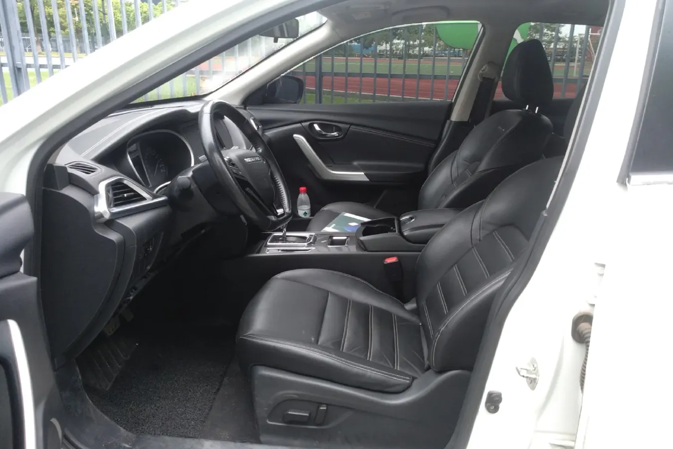 2017 Venucia T90 2.0L 144HP L4 CVT,autocango,china used car exporter,china ev exporter,chinese used car exporter,chinese used ev exporter