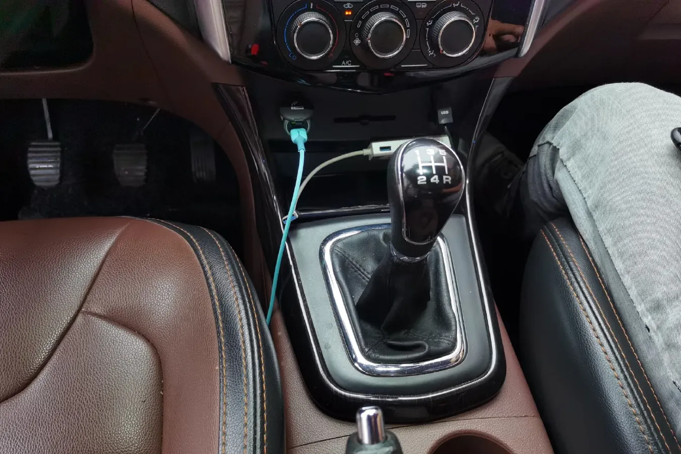 2016 DongFeng Forthing SX6 2.0L 147HP L4 5MT,autocango,china used car exporter,china ev exporter,chinese used car exporter,chinese used ev exporter