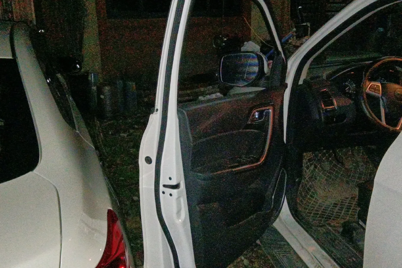 2018 JMC YuHu 3 2.5T 125HP L4 5MT,autocango,china used car exporter,china ev exporter,chinese used car exporter,chinese used ev exporter