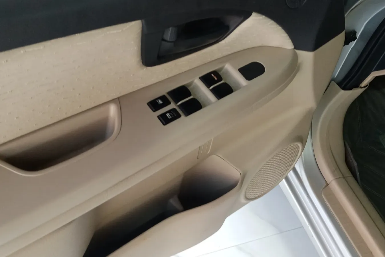 2012 Suzuki SX4 ShangYue 1.6L 109HP L4 5MT,autocango,china used car exporter,china ev exporter,chinese used car exporter,chinese used ev exporter