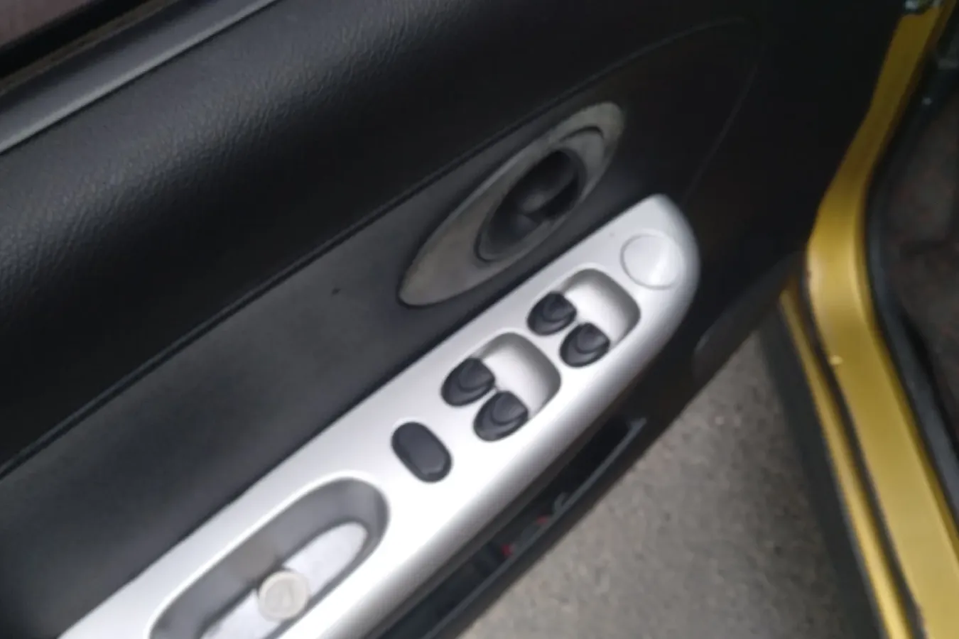 2010 BaoJun LeChi 1.2L 86HP L4 5MT,autocango,china used car exporter,china ev exporter,chinese used car exporter,chinese used ev exporter