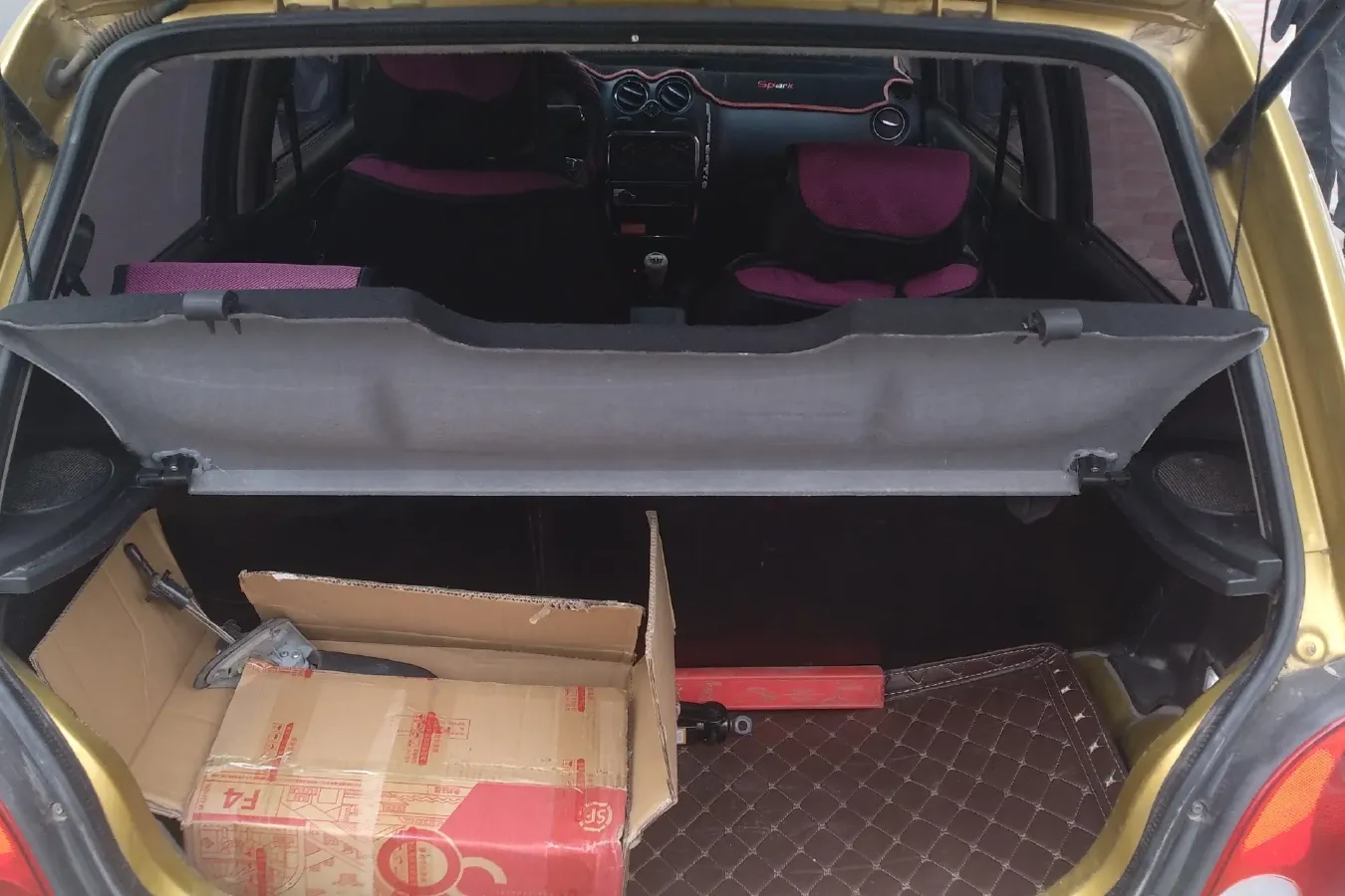 2010 BaoJun LeChi 1.2L 86HP L4 5MT,autocango,china used car exporter,china ev exporter,chinese used car exporter,chinese used ev exporter