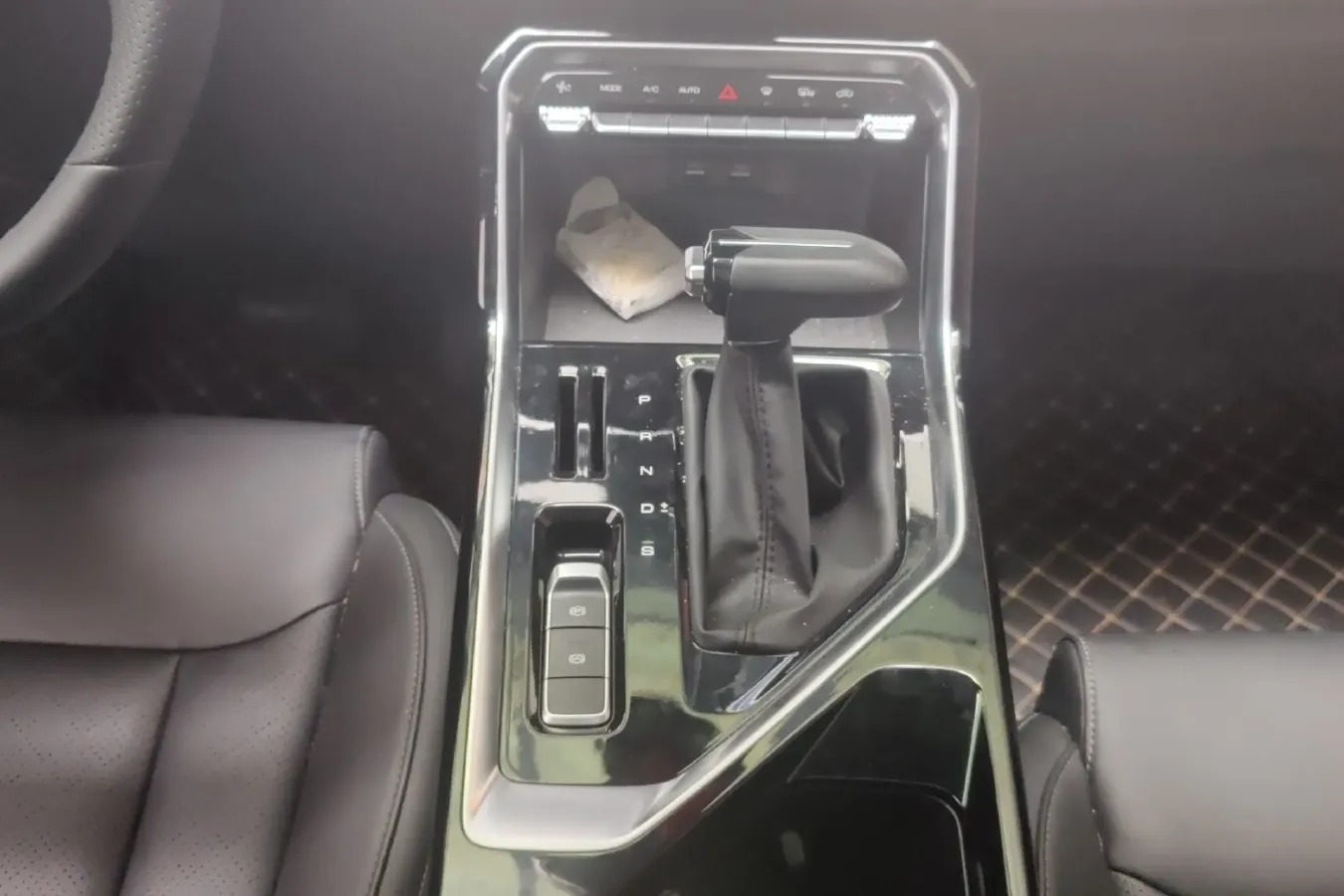 2021 WuLing XingChen 1.5T 147HP L4 CVT,autocango,china used car exporter,china ev exporter,chinese used car exporter,chinese used ev exporter