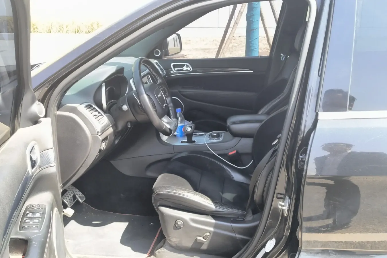 2014 Jeep Grand Cherokee SRT 6.4L 468HP V8 8AT,autocango,china used car exporter,china ev exporter,chinese used car exporter,chinese used ev exporter