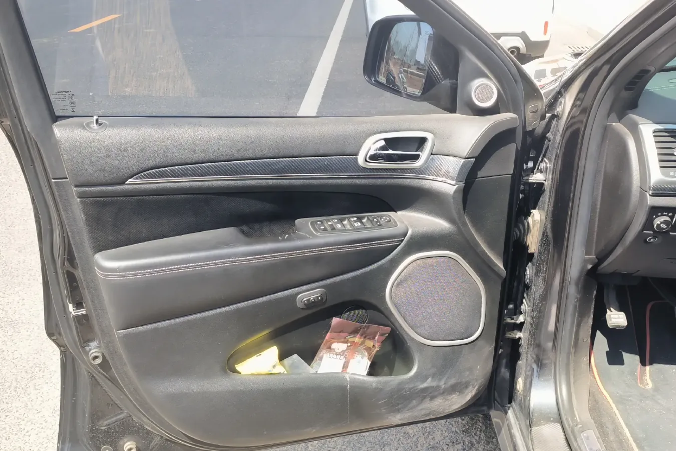 2014 Jeep Grand Cherokee SRT 6.4L 468HP V8 8AT,autocango,china used car exporter,china ev exporter,chinese used car exporter,chinese used ev exporter