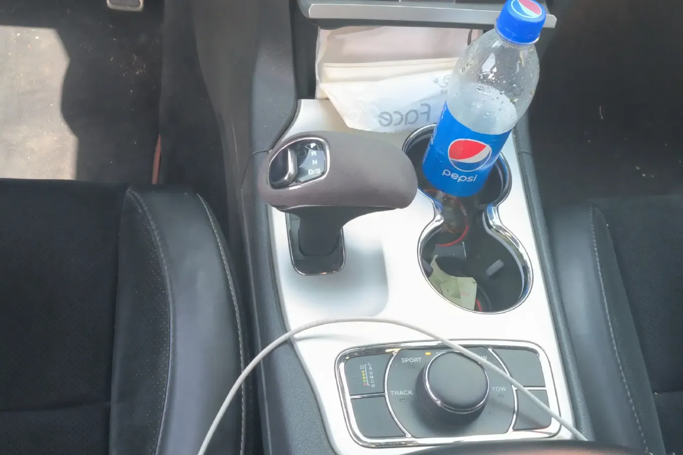 2014 Jeep Grand Cherokee SRT 6.4L 468HP V8 8AT,autocango,china used car exporter,china ev exporter,chinese used car exporter,chinese used ev exporter