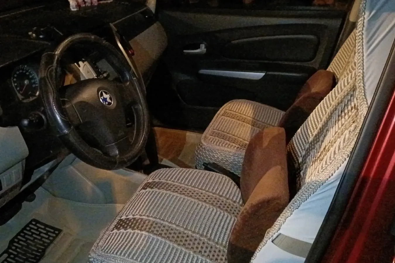 2013 Venucia R50 1.6L 117HP L4 4AT,autocango,china used car exporter,china ev exporter,chinese used car exporter,chinese used ev exporter