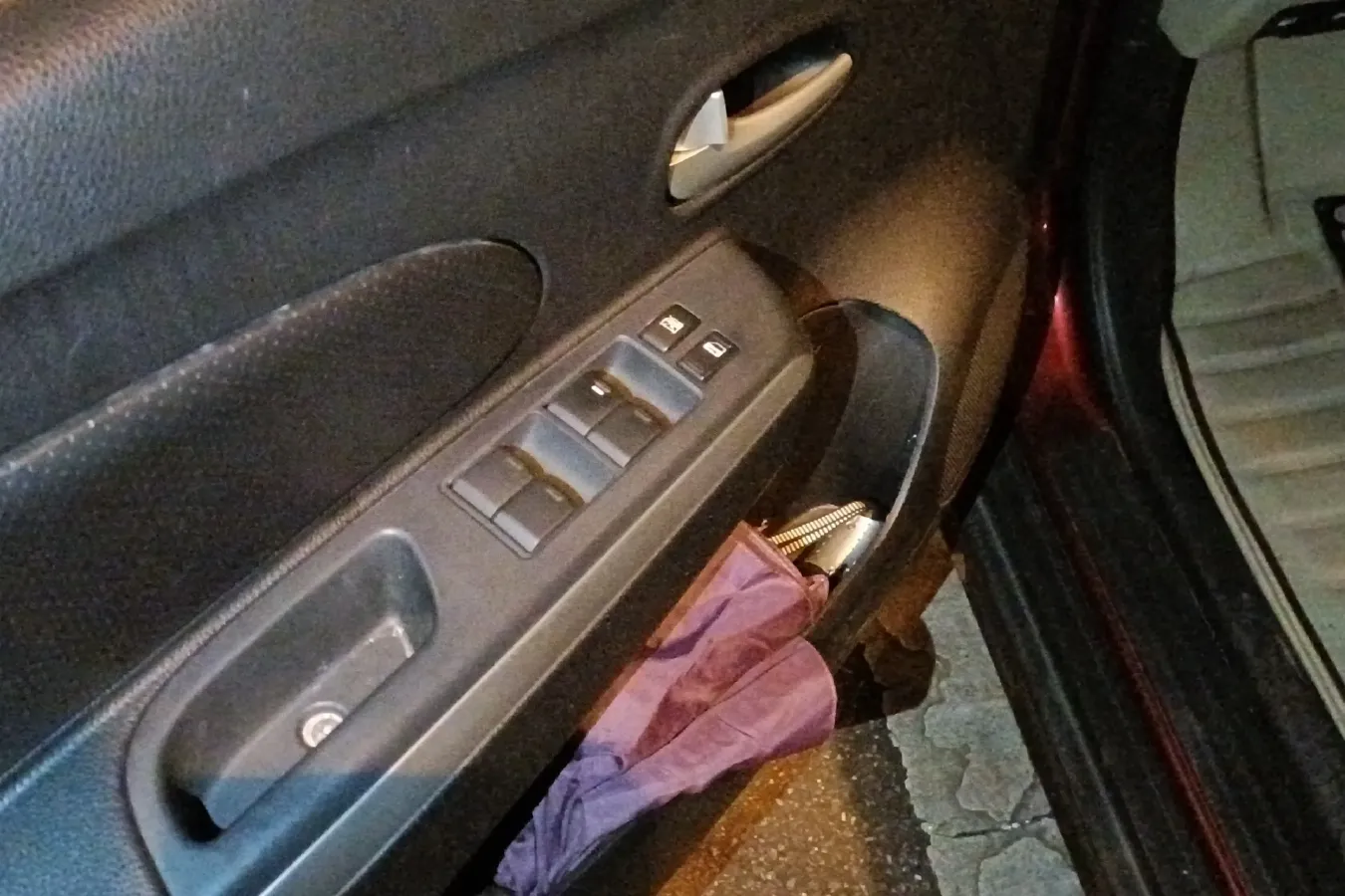 2013 Venucia R50 1.6L 117HP L4 4AT,autocango,china used car exporter,china ev exporter,chinese used car exporter,chinese used ev exporter