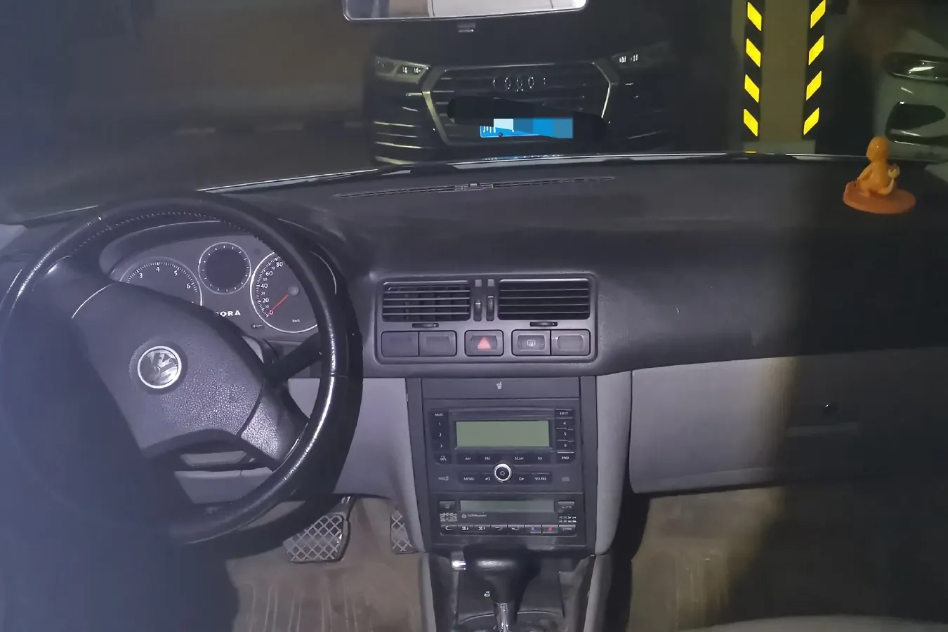 2006 Volkswagen Bora Classic 1.6L 100HP L4 4AT,autocango,china used car exporter,china ev exporter,chinese used car exporter,chinese used ev exporter