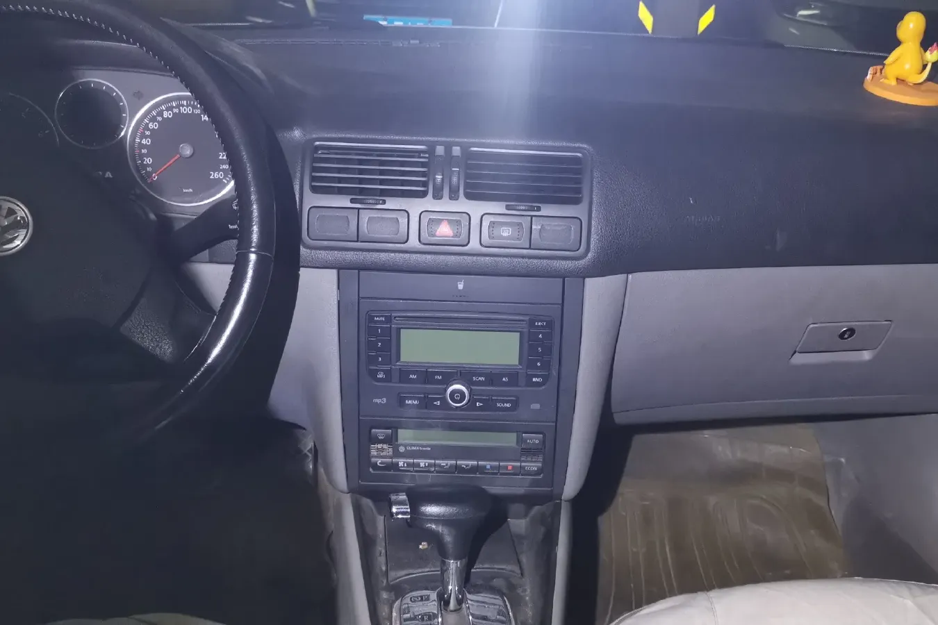 2006 Volkswagen Bora Classic 1.6L 100HP L4 4AT,autocango,china used car exporter,china ev exporter,chinese used car exporter,chinese used ev exporter