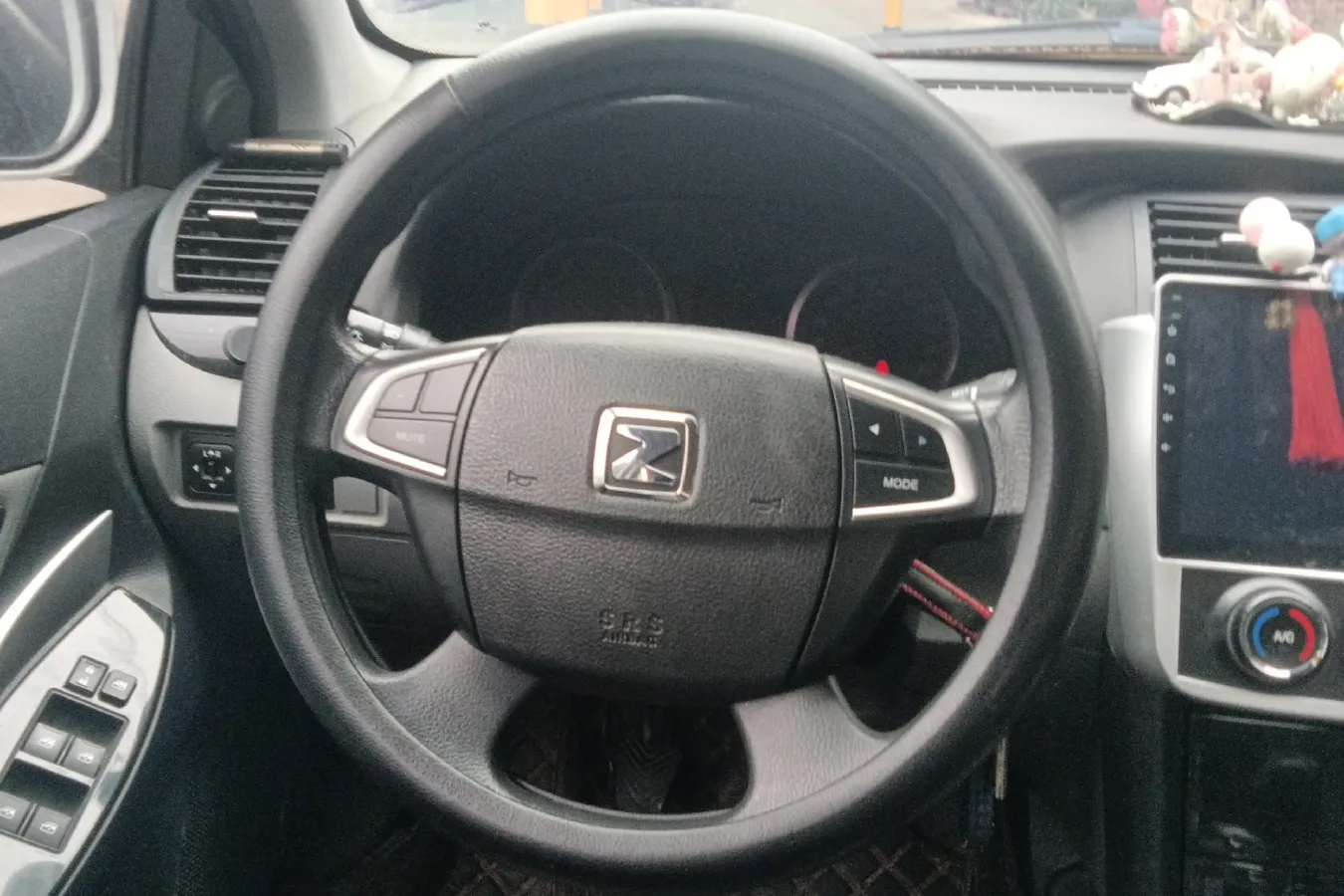 2014 Zotye Z300 1.5L 113HP L4 5MT,autocango,china used car exporter,china ev exporter,chinese used car exporter,chinese used ev exporter