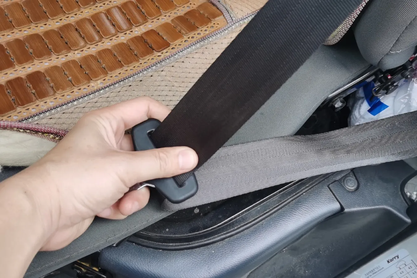 2021 Karry YouJin T5 1.5L 116HP L4 5MT,autocango,china used car exporter,china ev exporter,chinese used car exporter,chinese used ev exporter