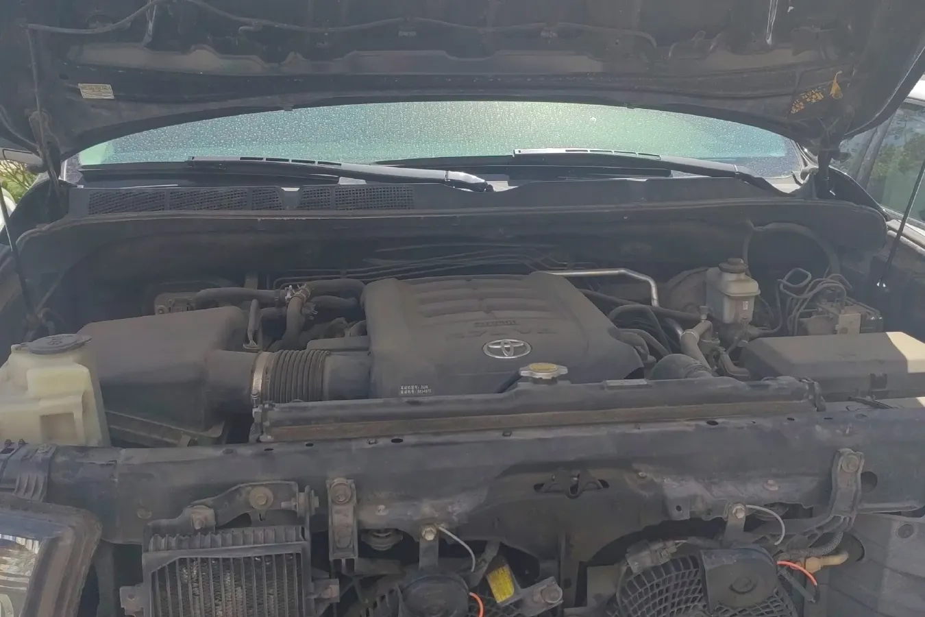 2010 Toyota Sequoia 5.7L 386HP V8 6AT,autocango,china used car exporter,china ev exporter,chinese used car exporter,chinese used ev exporter