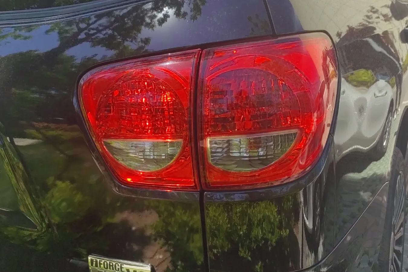 2010 Toyota Sequoia 5.7L 386HP V8 6AT,autocango,china used car exporter,china ev exporter,chinese used car exporter,chinese used ev exporter