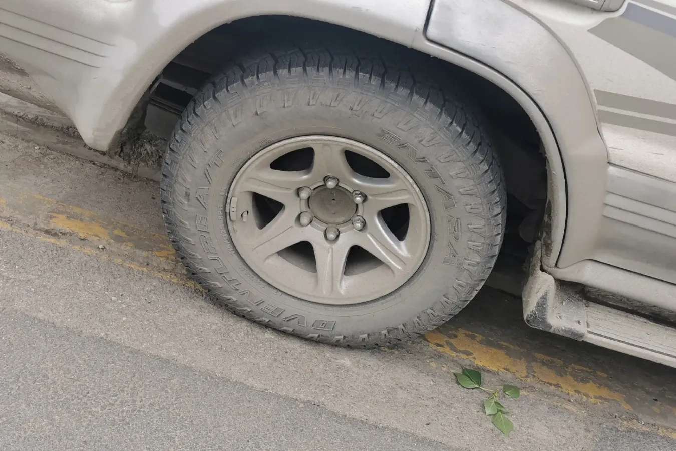 2009 Leopaard 6481 2.2L 129HP L4 5MT,autocango,china used car exporter,china ev exporter,chinese used car exporter,chinese used ev exporter