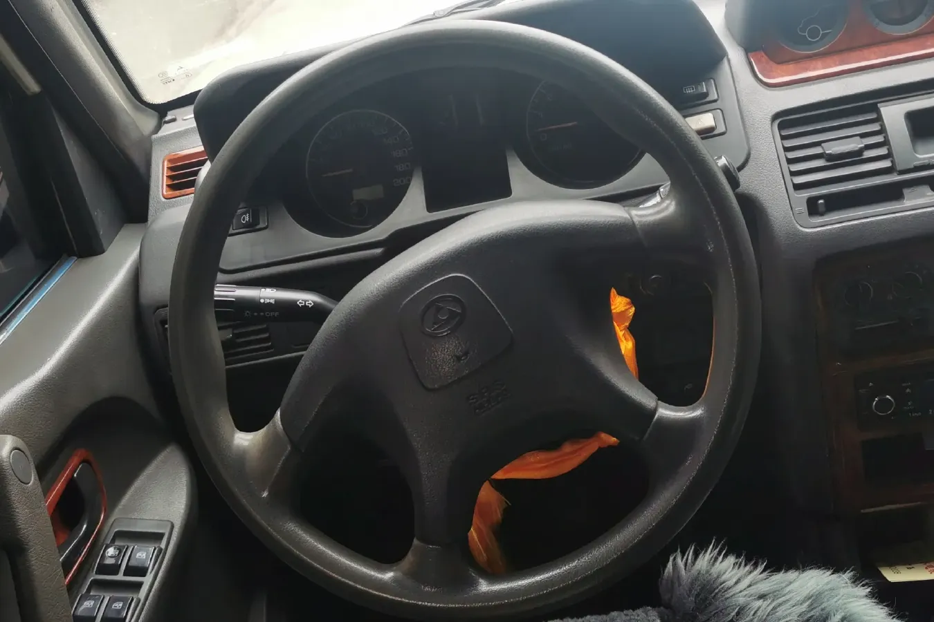 2009 Leopaard 6481 2.2L 129HP L4 5MT,autocango,china used car exporter,china ev exporter,chinese used car exporter,chinese used ev exporter