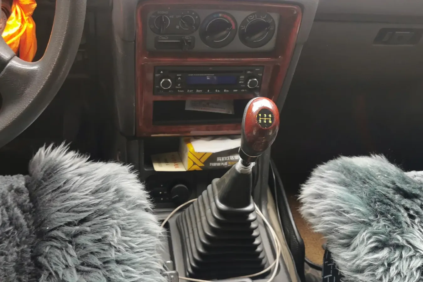 2009 Leopaard 6481 2.2L 129HP L4 5MT,autocango,china used car exporter,china ev exporter,chinese used car exporter,chinese used ev exporter