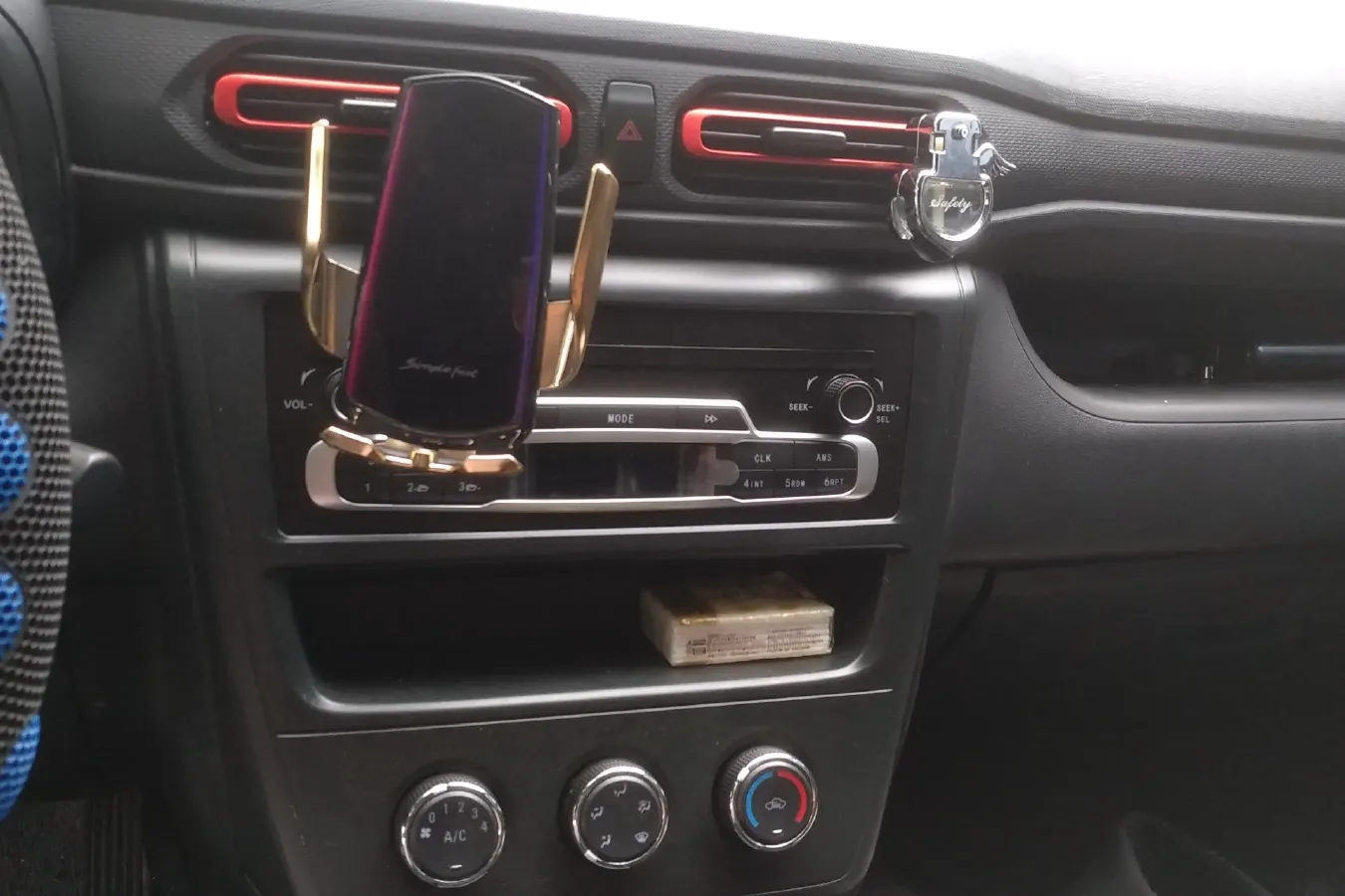 2022 DongFeng Fengon Fengon 380 1.5L 112HP L4 5MT,autocango,china used car exporter,china ev exporter,chinese used car exporter,chinese used ev exporter