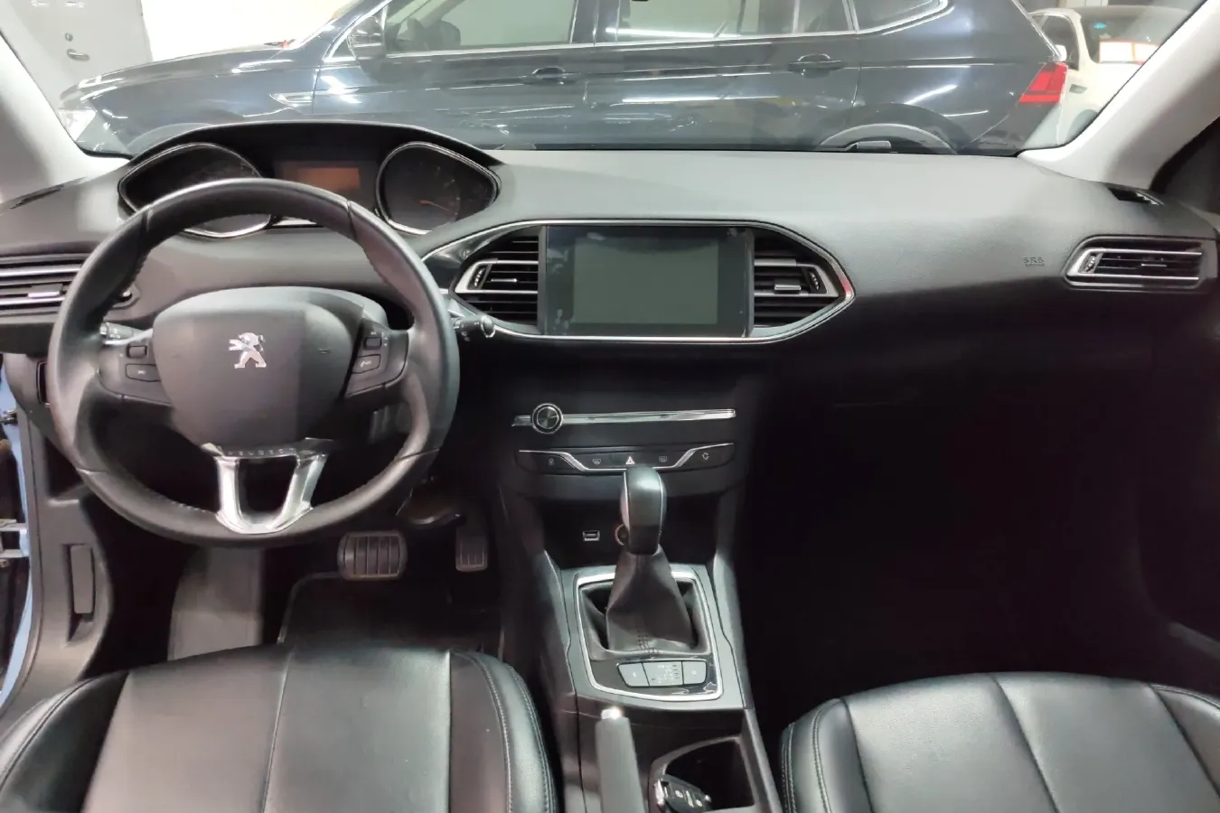 2015 Peugeot 308S 1.2T 136HP L3 6AT,autocango,china used car exporter,china ev exporter,chinese used car exporter,chinese used ev exporter