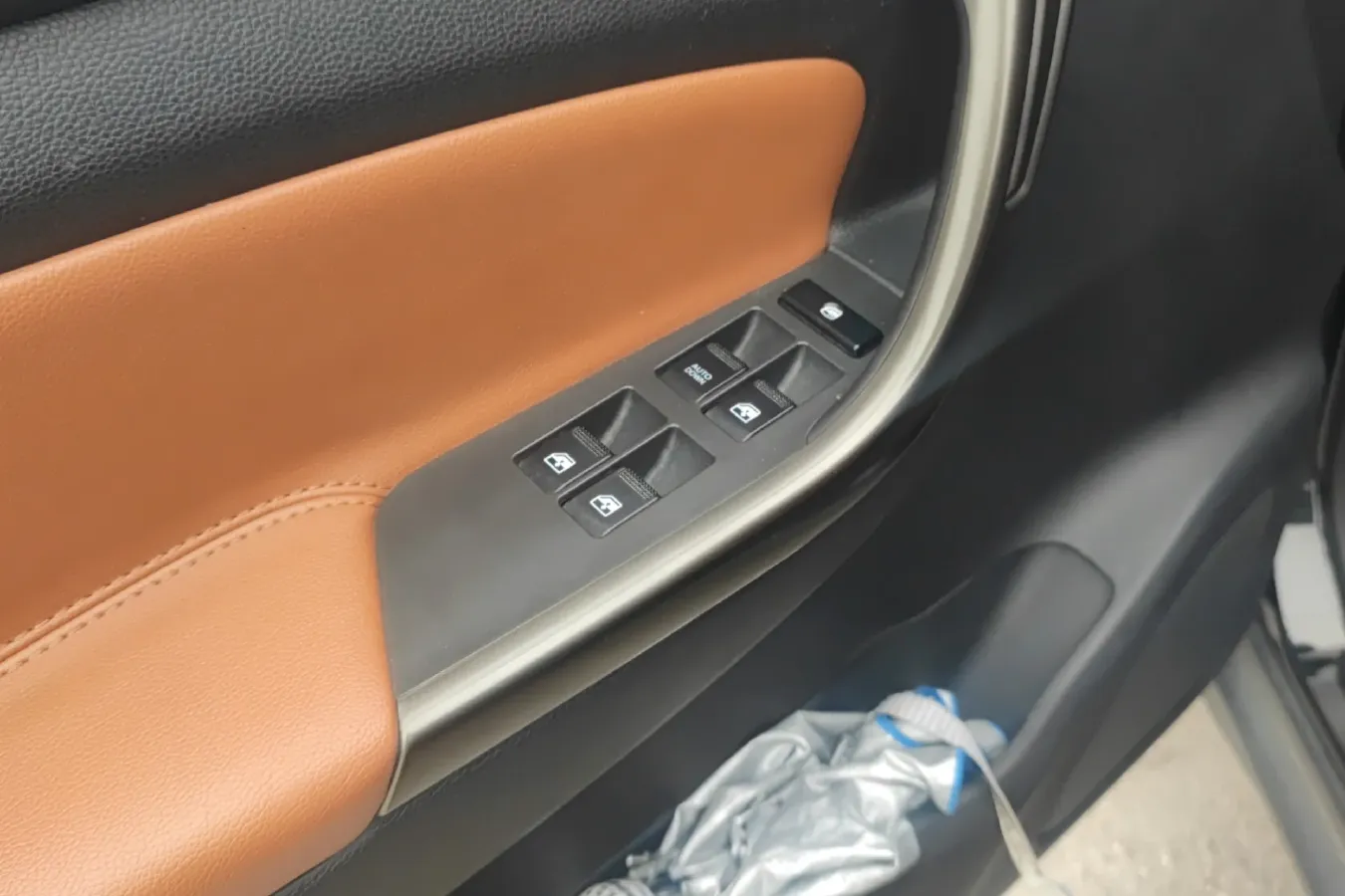 2016 ChangAn Oshan CX70 1.6L 117HP L4 5MT,autocango,china used car exporter,china ev exporter,chinese used car exporter,chinese used ev exporter