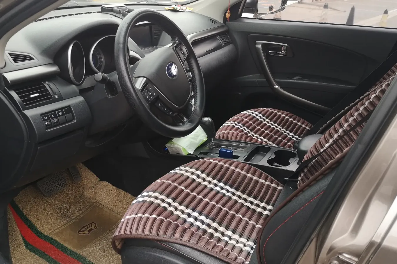 2016 Bestune X80 2.0L 147HP L4 6AT,autocango,china used car exporter,china ev exporter,chinese used car exporter,chinese used ev exporter