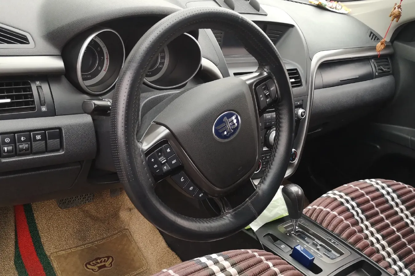 2016 Bestune X80 2.0L 147HP L4 6AT,autocango,china used car exporter,china ev exporter,chinese used car exporter,chinese used ev exporter