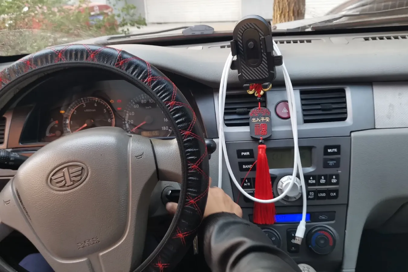 2011 FAW XiaLi N5 1.3L 91HP L4 5MT,autocango,china used car exporter,china ev exporter,chinese used car exporter,chinese used ev exporter