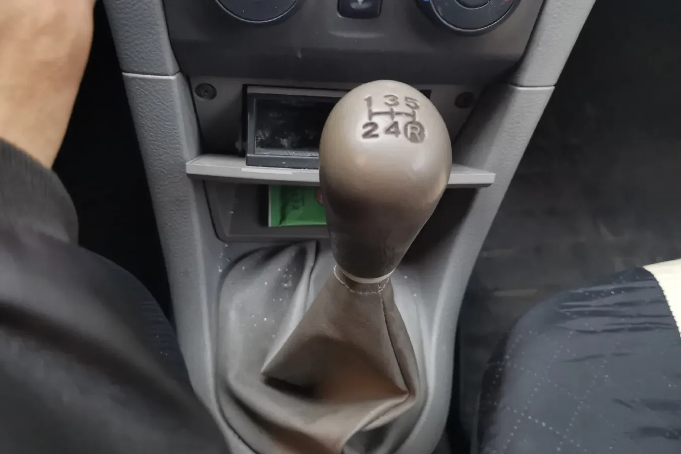 2011 FAW XiaLi N5 1.3L 91HP L4 5MT,autocango,china used car exporter,china ev exporter,chinese used car exporter,chinese used ev exporter