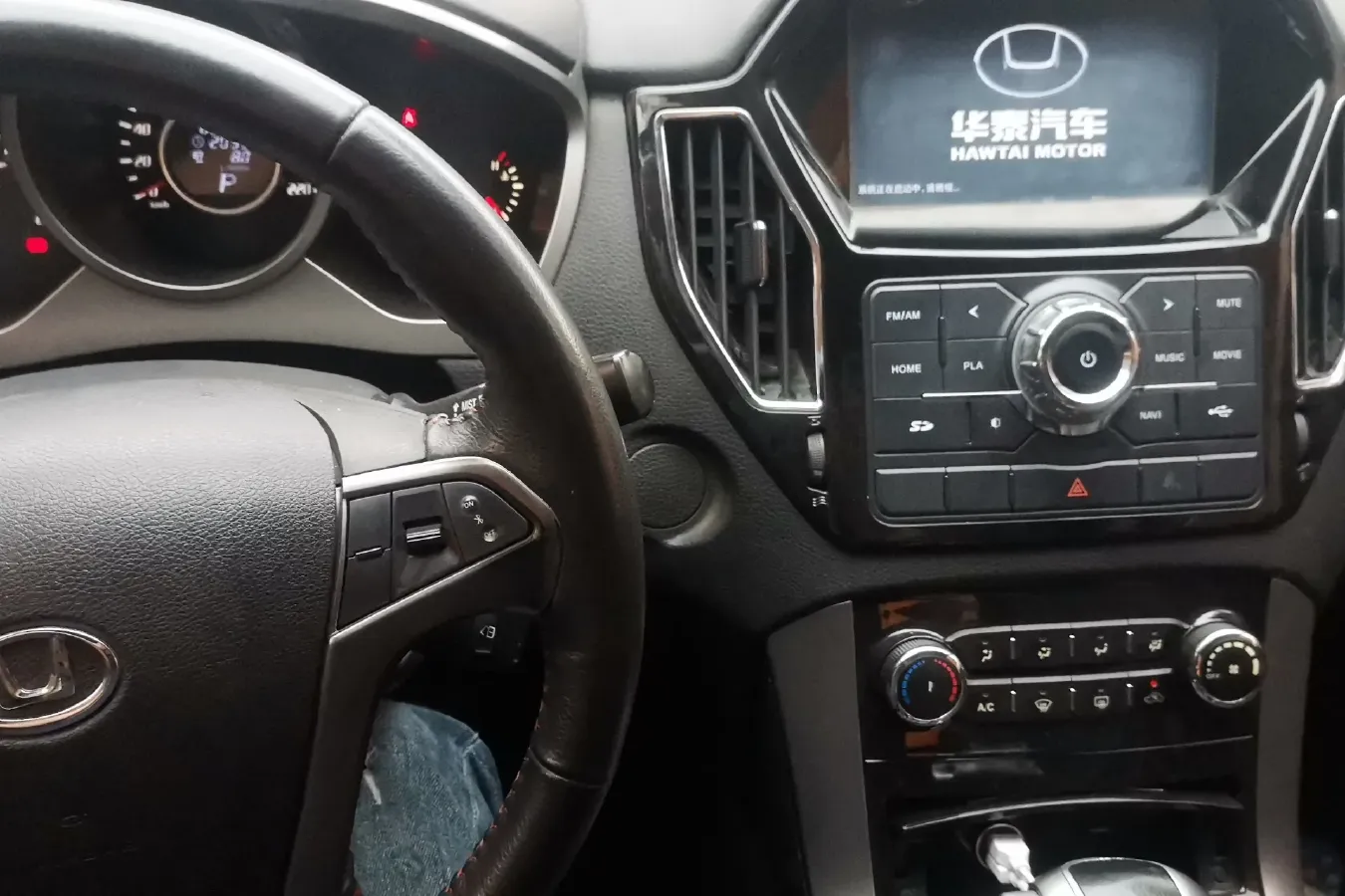 2016 HawTai Santafe 1.5T 156HP L4 4AT,autocango,china used car exporter,china ev exporter,chinese used car exporter,chinese used ev exporter