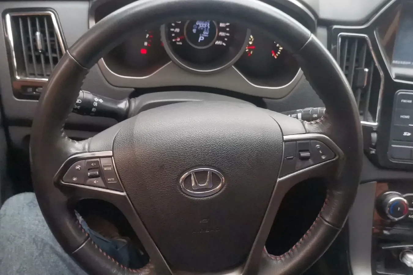 2016 HawTai Santafe 1.5T 156HP L4 4AT,autocango,china used car exporter,china ev exporter,chinese used car exporter,chinese used ev exporter