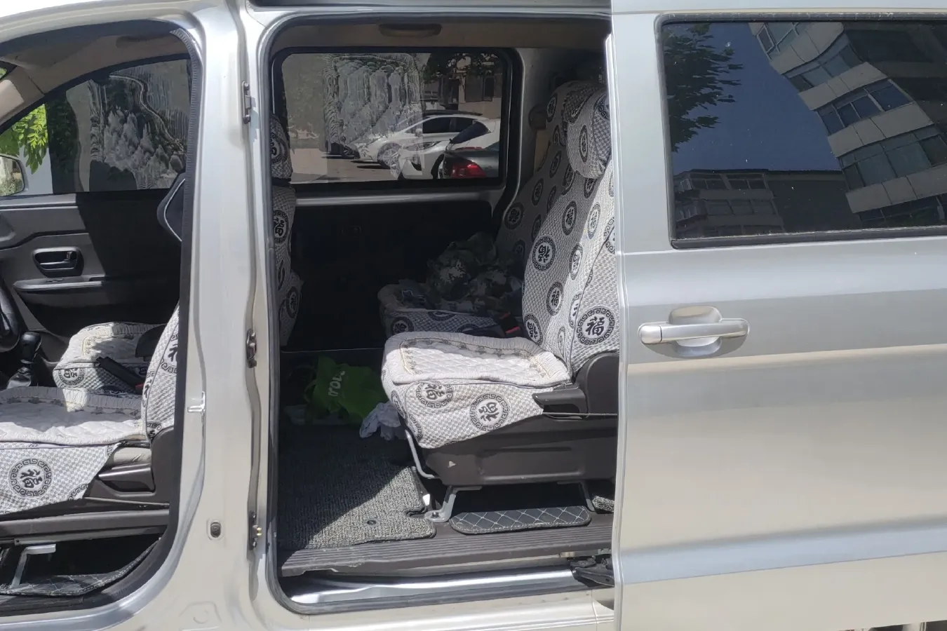 2019 WuLing HongGuang V 1.5L 99HP L4 6MT,autocango,china used car exporter,china ev exporter,chinese used car exporter,chinese used ev exporter