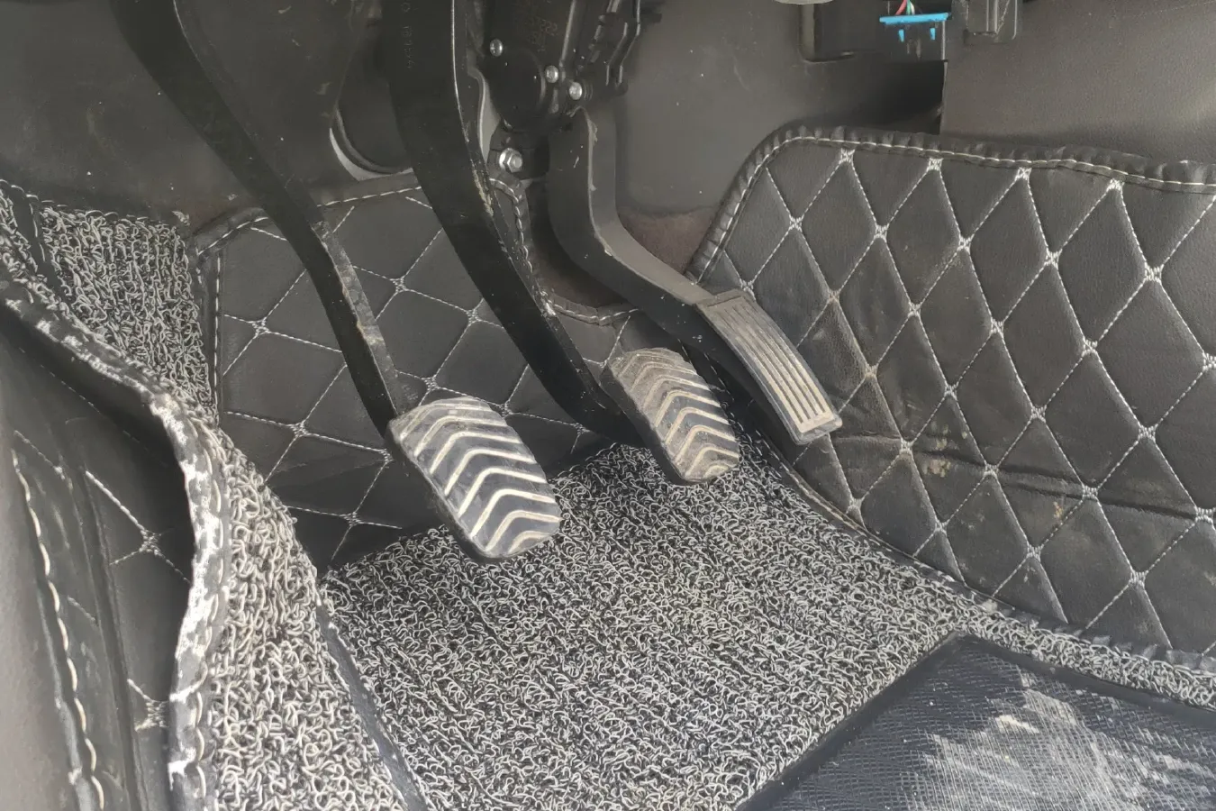 2019 WuLing HongGuang V 1.5L 99HP L4 6MT,autocango,china used car exporter,china ev exporter,chinese used car exporter,chinese used ev exporter