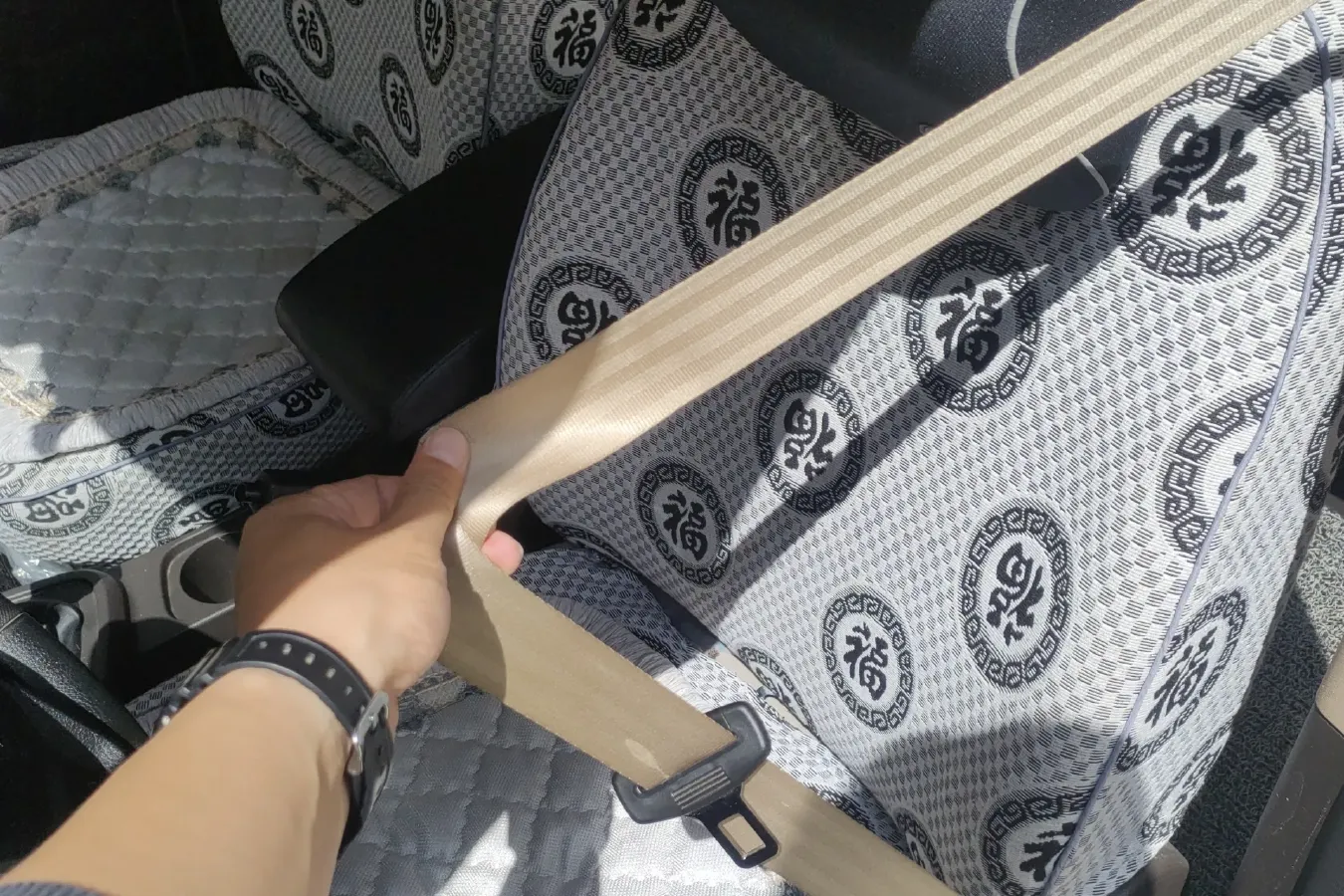 2019 WuLing HongGuang V 1.5L 99HP L4 6MT,autocango,china used car exporter,china ev exporter,chinese used car exporter,chinese used ev exporter