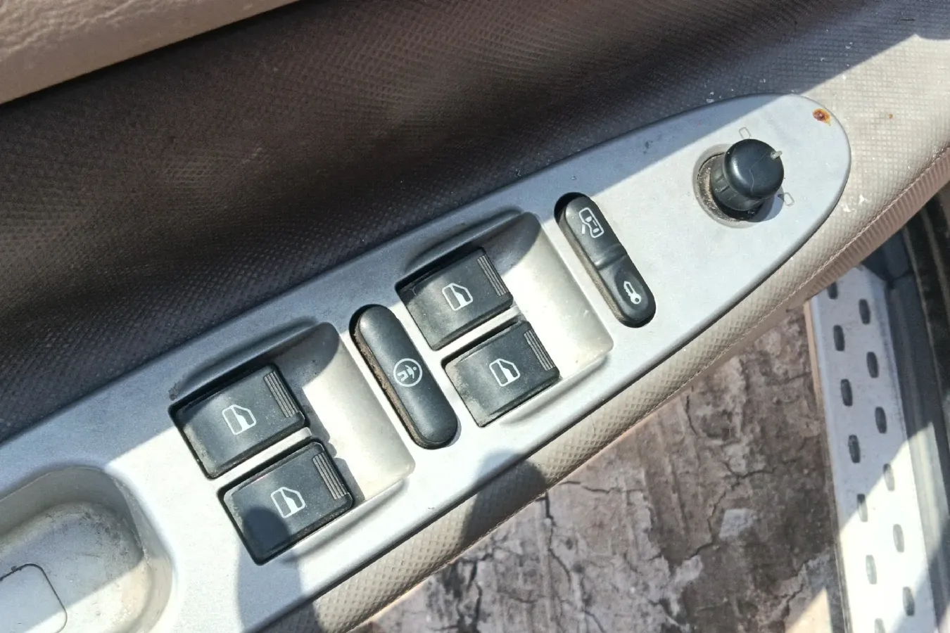 2009 Chery Tiggo 1.6L 108HP L4 5MT,autocango,china used car exporter,china ev exporter,chinese used car exporter,chinese used ev exporter