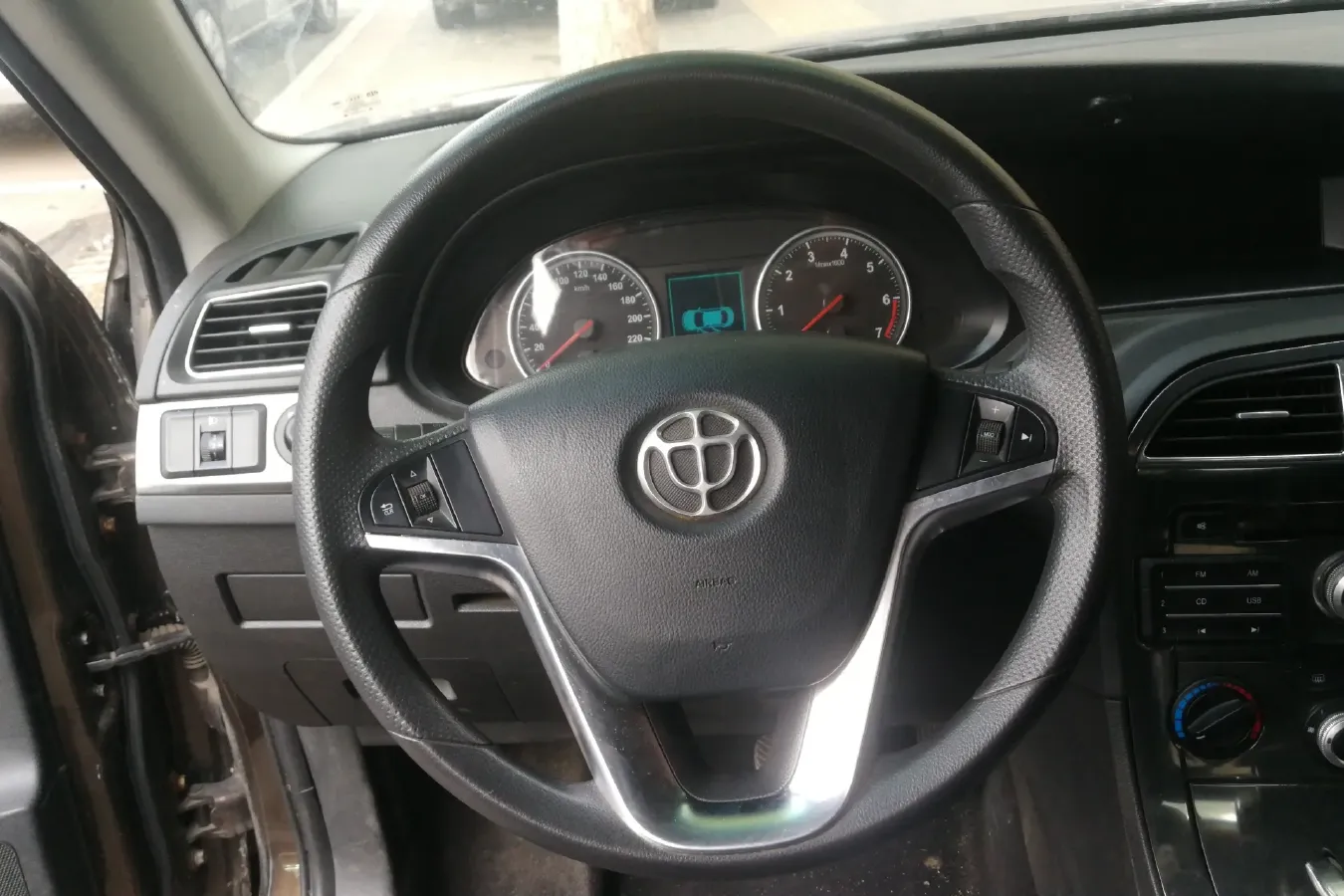 2012 Brilliance Auto V5 1.5T 136HP L4 5AT,autocango,china used car exporter,china ev exporter,chinese used car exporter,chinese used ev exporter