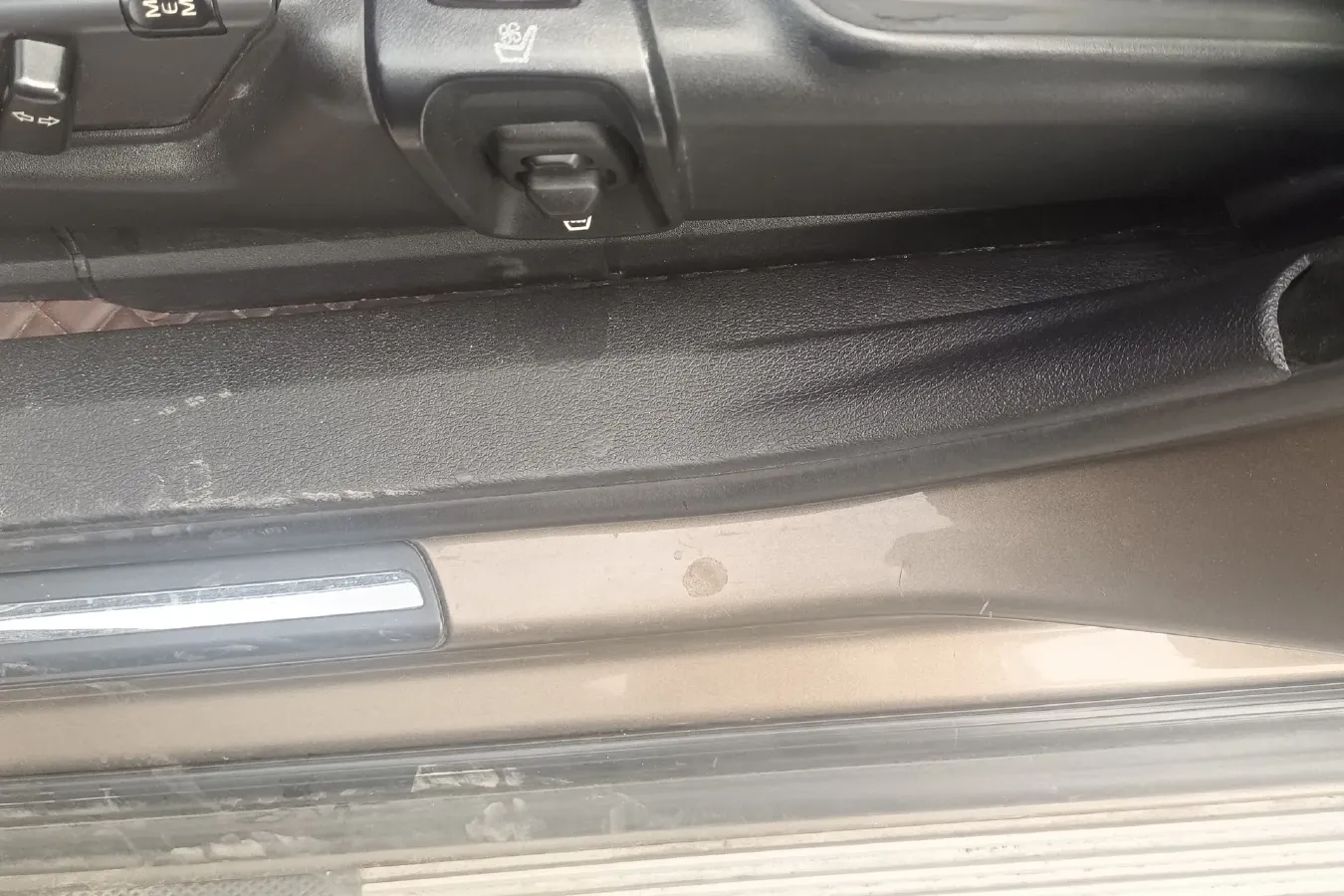 2014 Volvo XC Classic 2.5T 209HP L5 5AT,autocango,china used car exporter,china ev exporter,chinese used car exporter,chinese used ev exporter