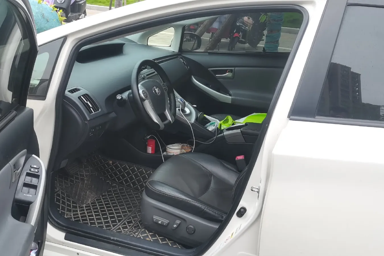 2012 Toyota Prius 1.8L 99HP L4 E-CVT Hybrid,autocango,china used car exporter,china ev exporter,chinese used car exporter,chinese used ev exporter