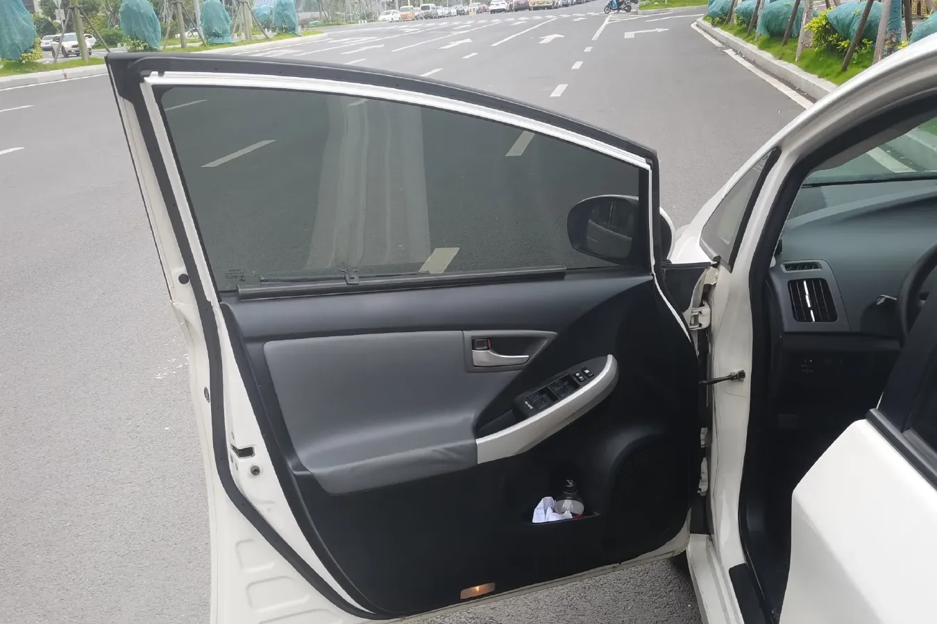 2012 Toyota Prius 1.8L 99HP L4 E-CVT Hybrid,autocango,china used car exporter,china ev exporter,chinese used car exporter,chinese used ev exporter