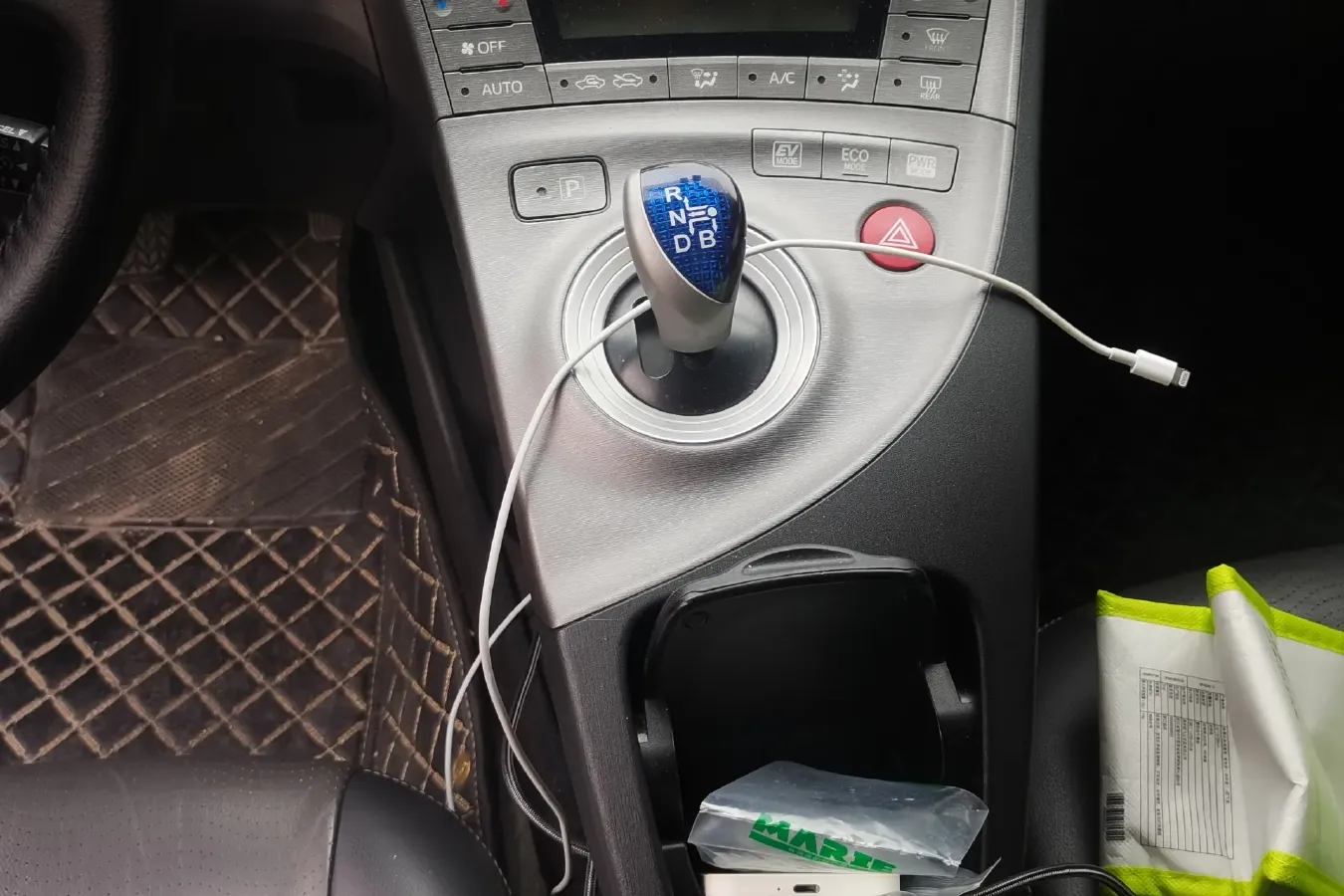 2012 Toyota Prius 1.8L 99HP L4 E-CVT Hybrid,autocango,china used car exporter,china ev exporter,chinese used car exporter,chinese used ev exporter