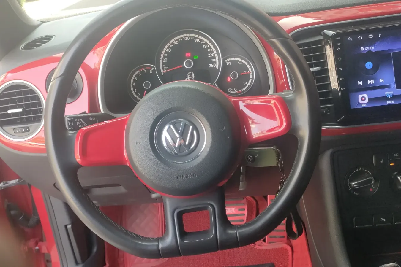 2013 Volkswagen Beetle 1.2T 105HP L4 7DCT,autocango,china used car exporter,china ev exporter,chinese used car exporter,chinese used ev exporter