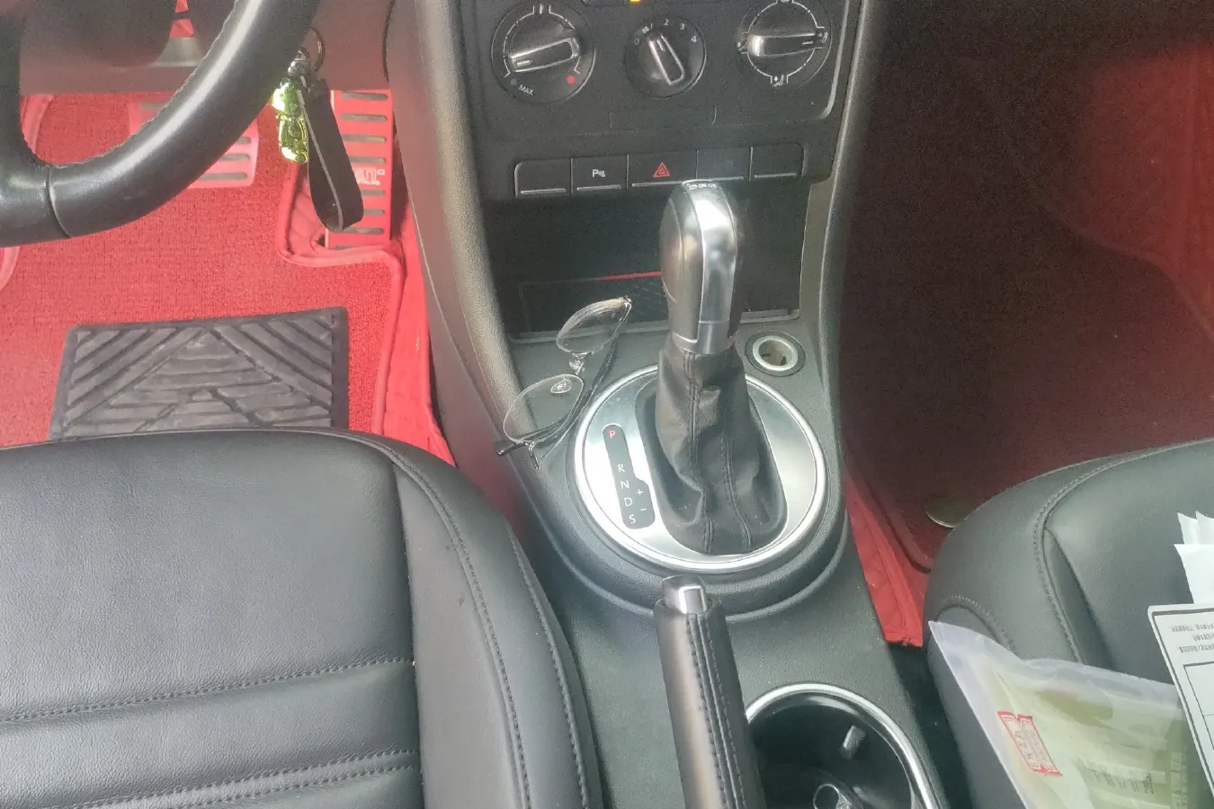 2013 Volkswagen Beetle 1.2T 105HP L4 7DCT,autocango,china used car exporter,china ev exporter,chinese used car exporter,chinese used ev exporter