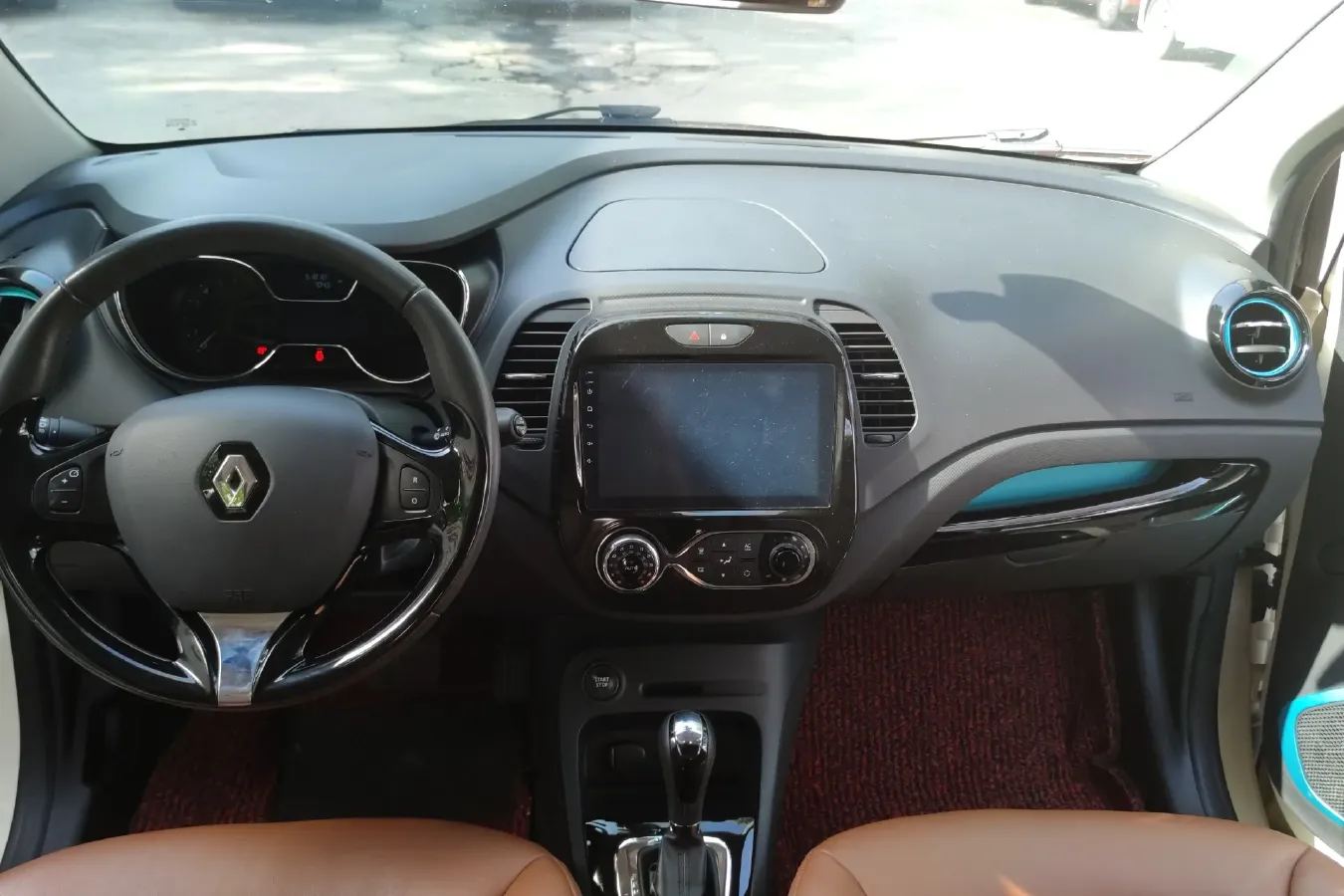 2015 Renault  Captur 1.2T 116HP L4 6DCT,autocango,china used car exporter,china ev exporter,chinese used car exporter,chinese used ev exporter