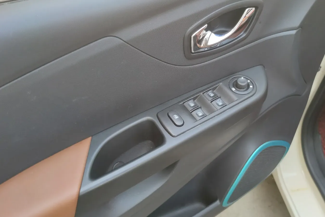 2015 Renault  Captur 1.2T 116HP L4 6DCT,autocango,china used car exporter,china ev exporter,chinese used car exporter,chinese used ev exporter