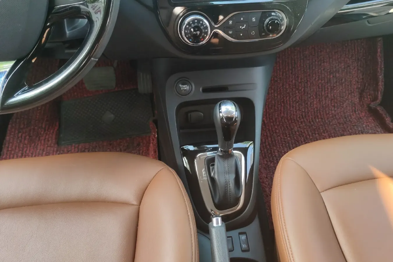 2015 Renault  Captur 1.2T 116HP L4 6DCT,autocango,china used car exporter,china ev exporter,chinese used car exporter,chinese used ev exporter