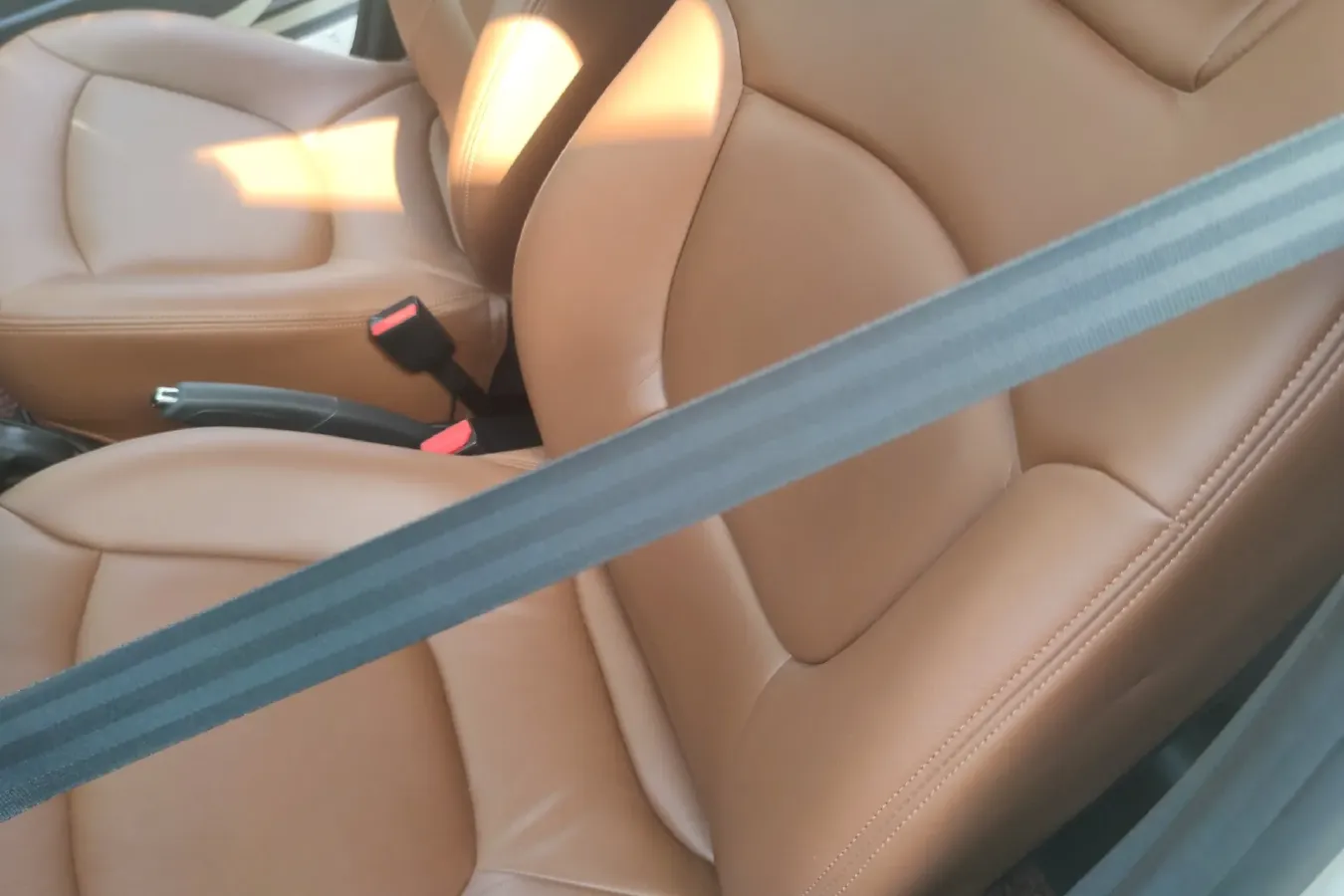 2015 Renault  Captur 1.2T 116HP L4 6DCT,autocango,china used car exporter,china ev exporter,chinese used car exporter,chinese used ev exporter