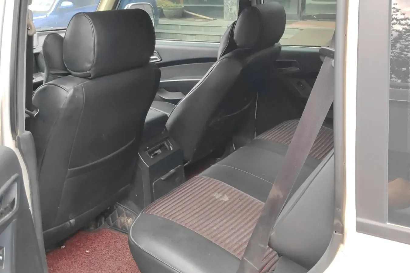 2015 Leopaard Q6 2.4L 147HP L4 5MT,autocango,china used car exporter,china ev exporter,chinese used car exporter,chinese used ev exporter