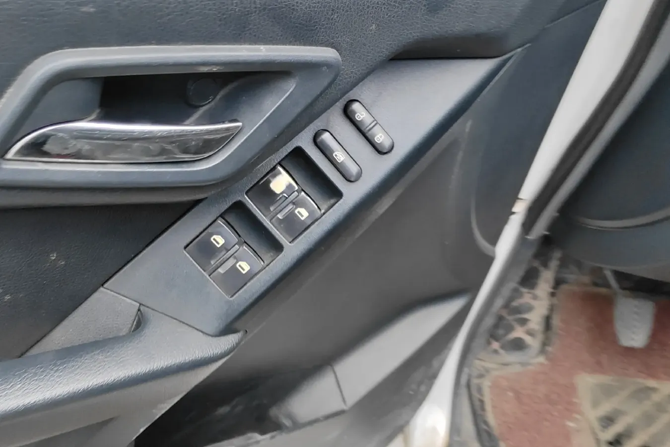 2015 Leopaard Q6 2.4L 147HP L4 5MT,autocango,china used car exporter,china ev exporter,chinese used car exporter,chinese used ev exporter