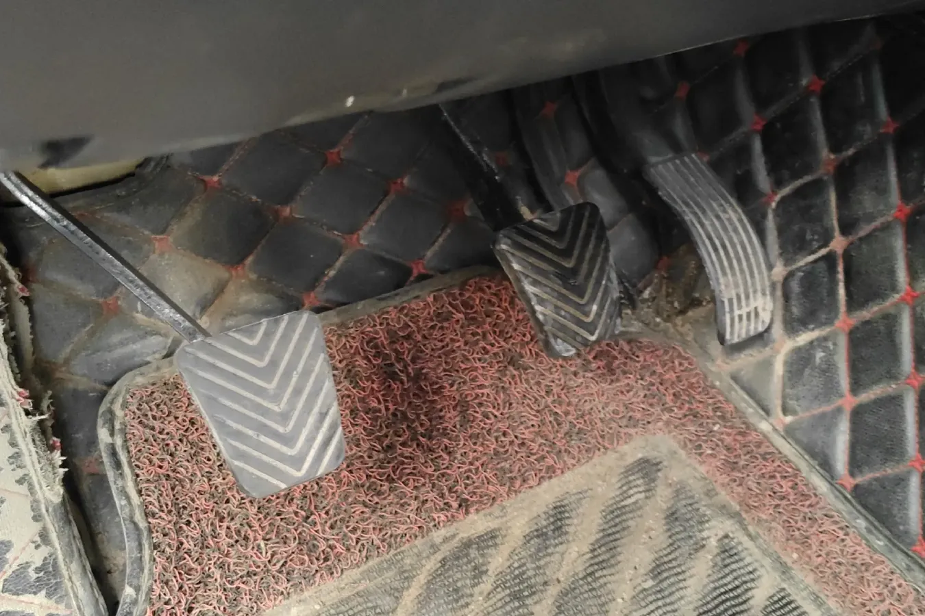 2015 Leopaard Q6 2.4L 147HP L4 5MT,autocango,china used car exporter,china ev exporter,chinese used car exporter,chinese used ev exporter