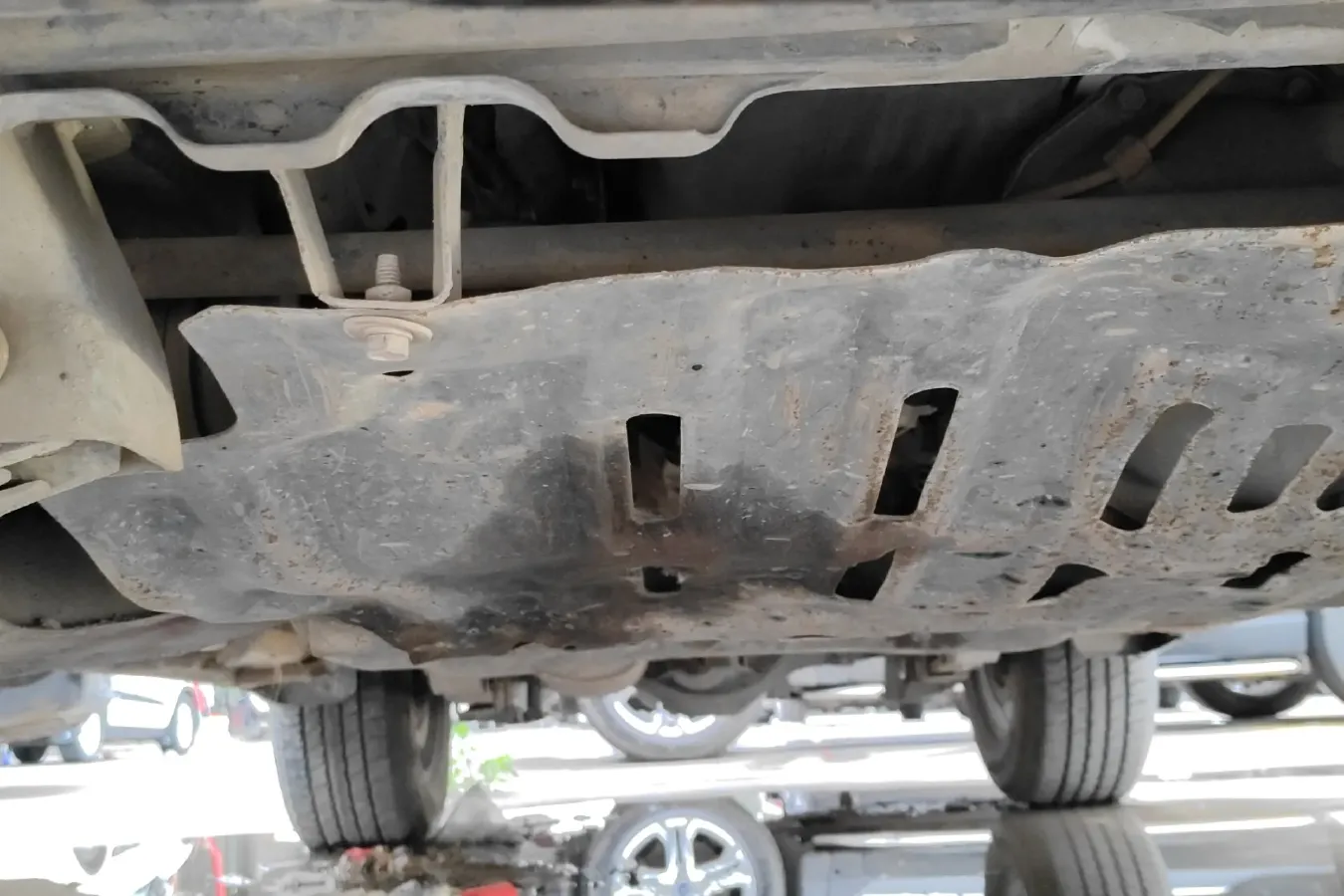 2015 Leopaard Q6 2.4L 147HP L4 5MT,autocango,china used car exporter,china ev exporter,chinese used car exporter,chinese used ev exporter