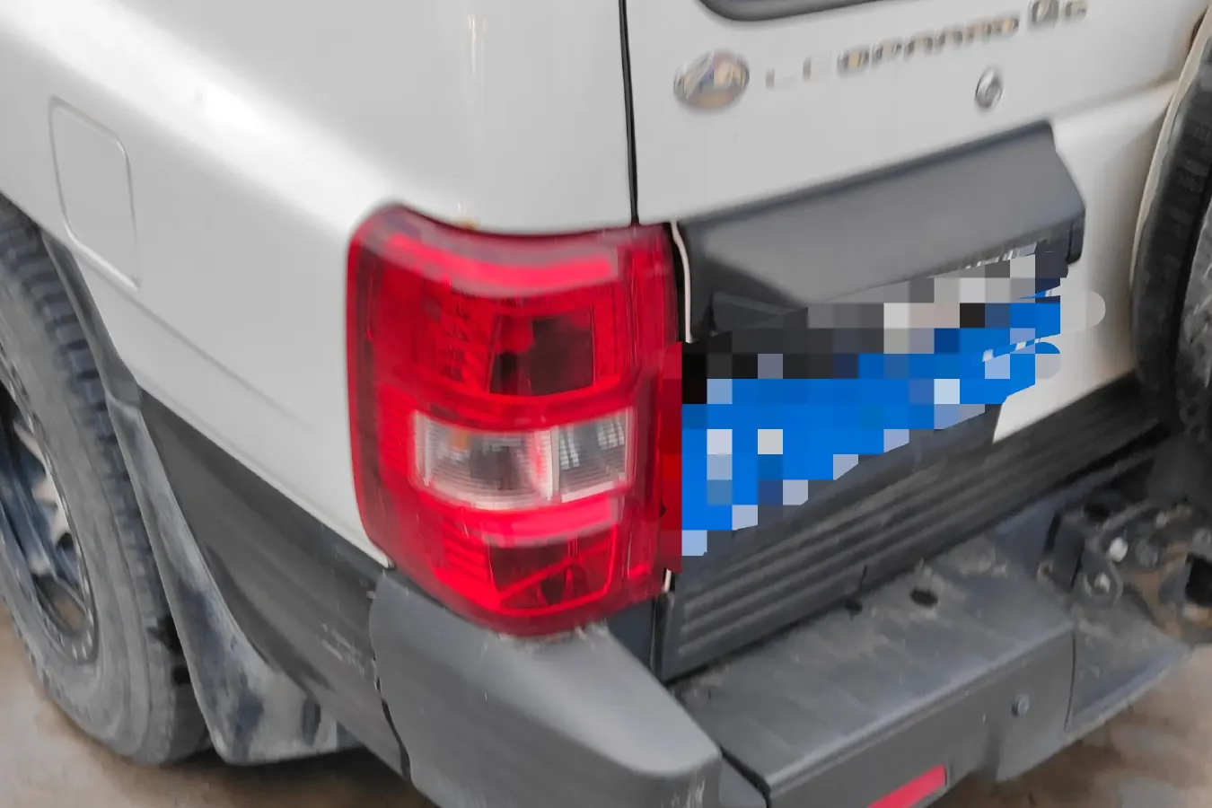 2015 Leopaard Q6 2.4L 147HP L4 5MT,autocango,china used car exporter,china ev exporter,chinese used car exporter,chinese used ev exporter